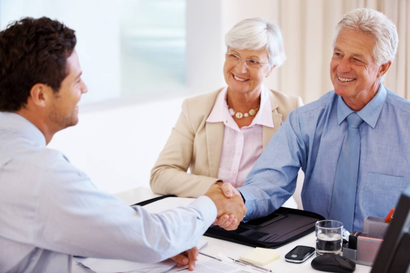 Dedicated Insurance Services for Seniors with Personalized Support Across Spain